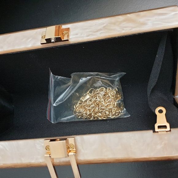 NWOT hard plastic #feminist clutch - Picture 3 of 9